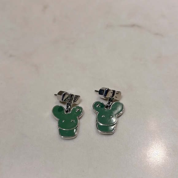 Marc Jacob Rat Bow Enamel Earrings - Picture 2 of 3